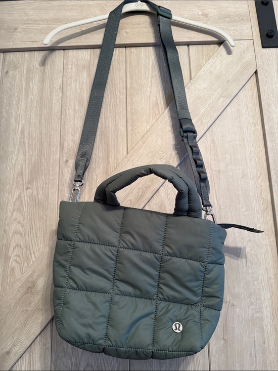 dark sage north face backpack The Unisex Recon NF0A52SH-BEI Duck Green/New Taupe- Premium Lounge NY Source F1 Combo Model:CERSW10000-H The stand The New Penn Spinfisher